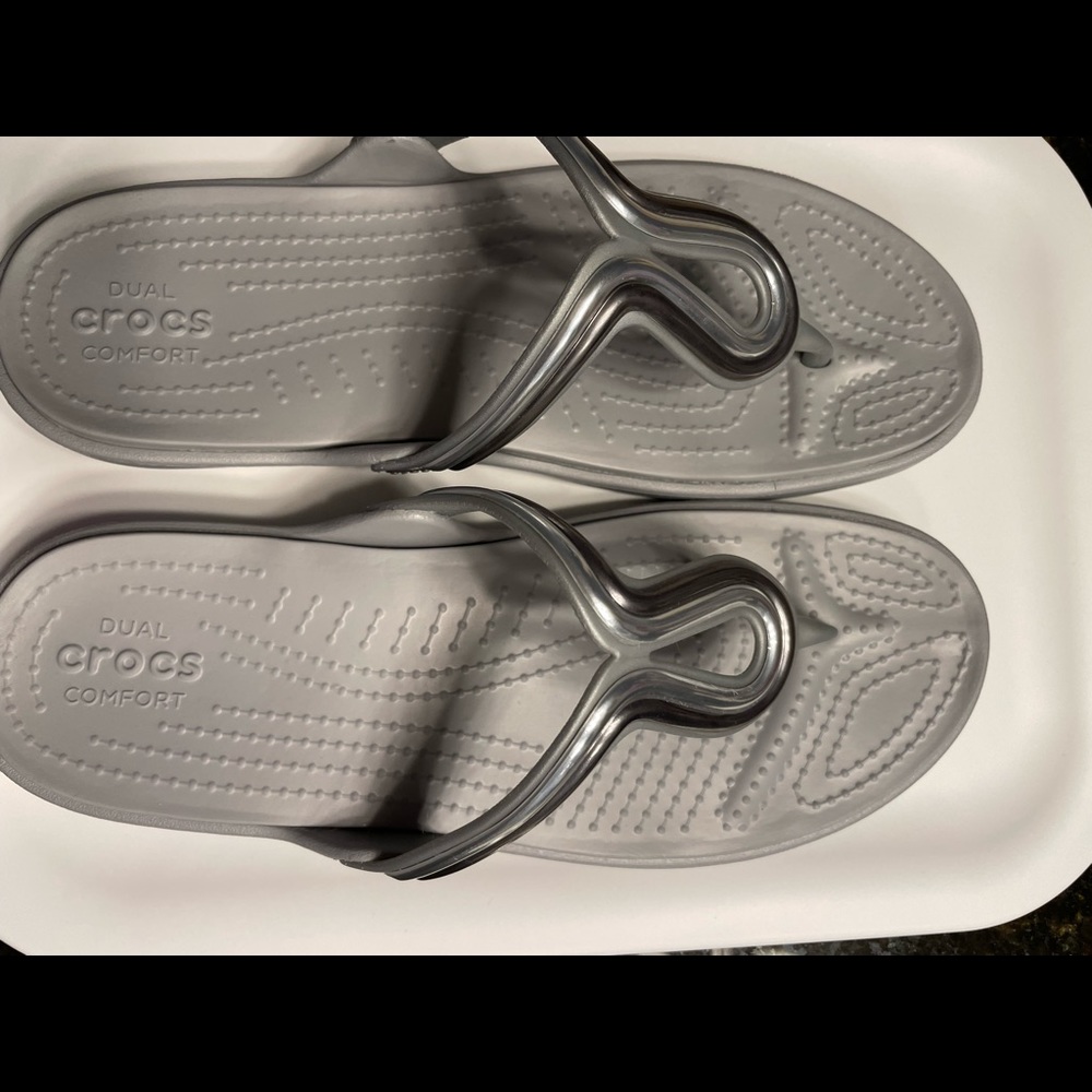 Crocs sandals - like new - size 10M